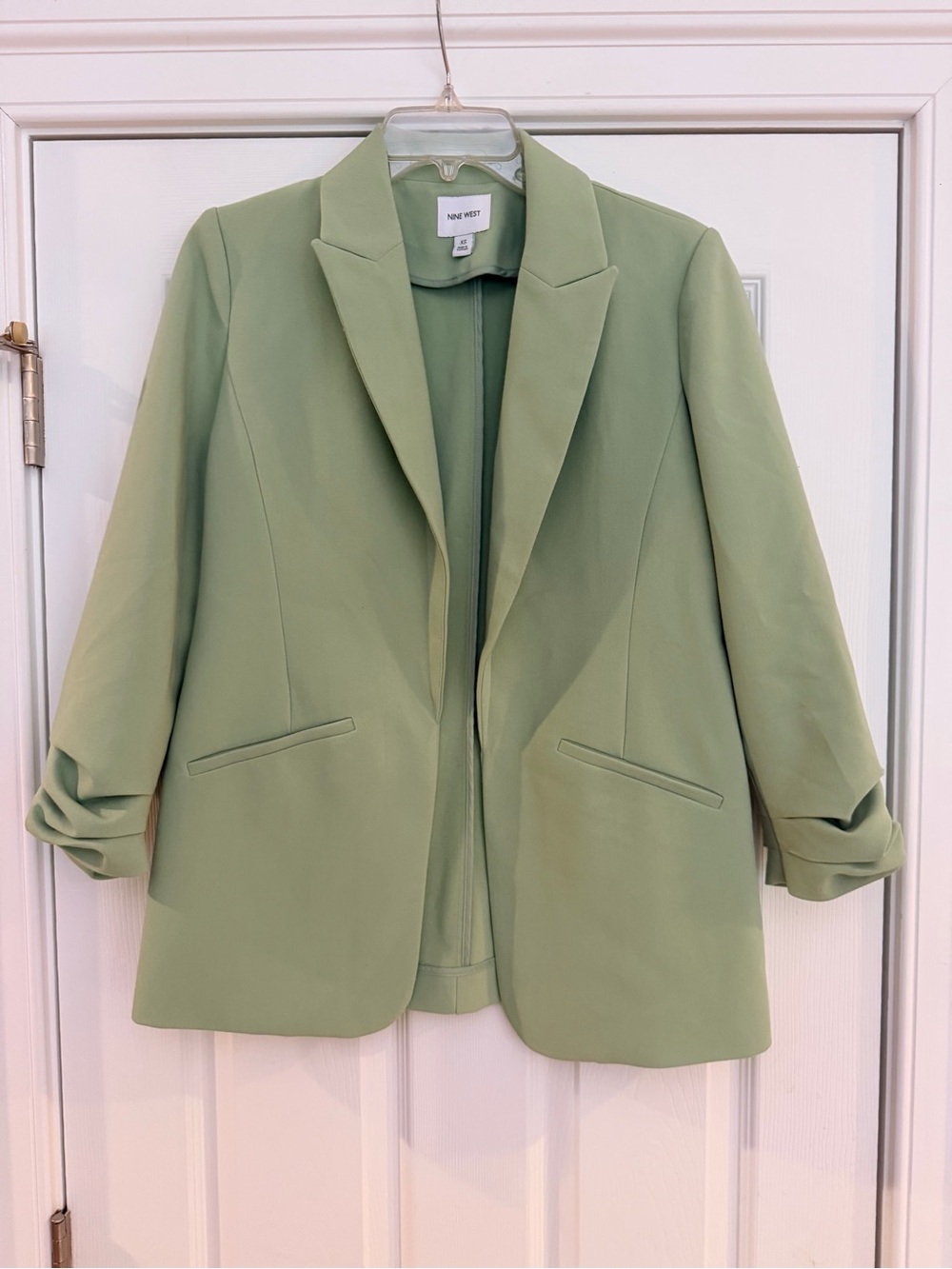 Ladies Size XS "Nine West" Light Sage Green Open-Front Blazer GUC